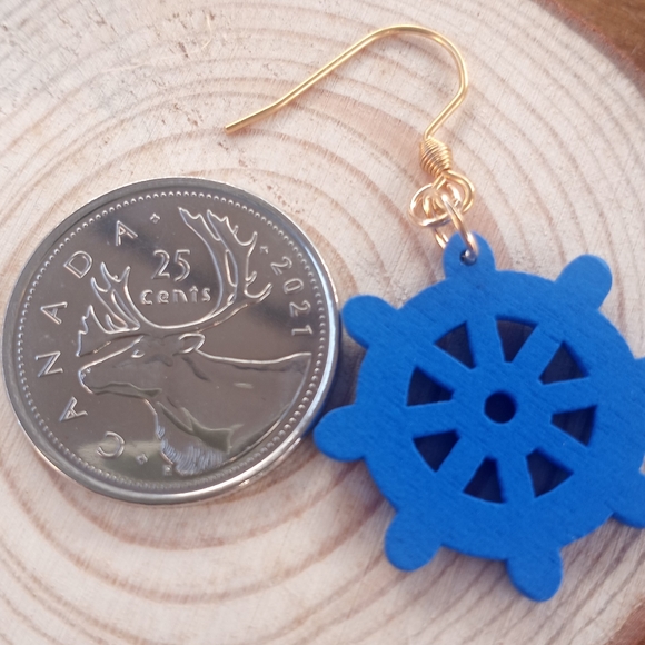 Mosmatched Wooden Nautical Wheel Dangle Hook Earrings - Picture 3 of 4